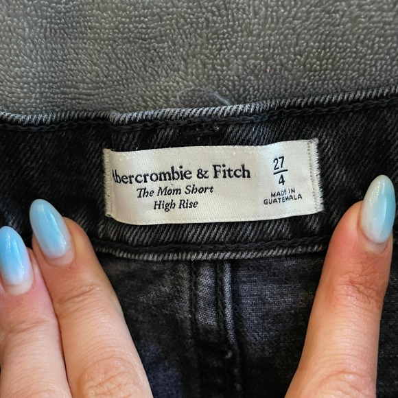 Abercrombie Mom High Rise Shorts - Picture 3 of 3